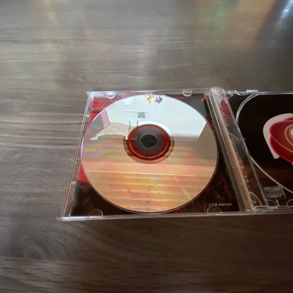 CD - Vibrant Red Cover - Picture 4 of 4